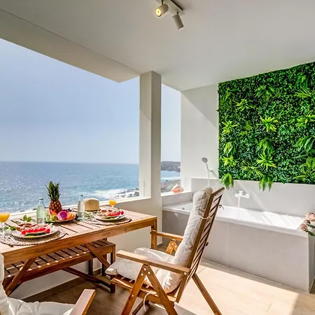 Beautiful Sea View Apartment *